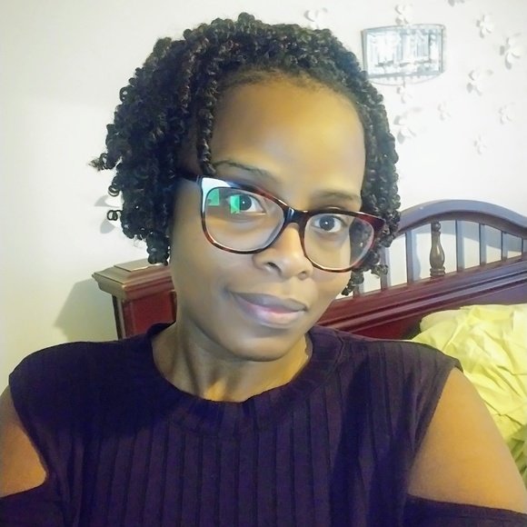 Meet your Posher, Manoucheka - Picture 1 of 1